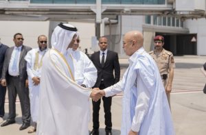 صوت الشعب الموريتاني/ في رحلةِ وفاءٍ ومواساة.. رئيس الجمهورية يصل الدوحة لتقديم واجب العزاء في رحيل الأمير الوالد الشيخ حمد بن خليفة.
